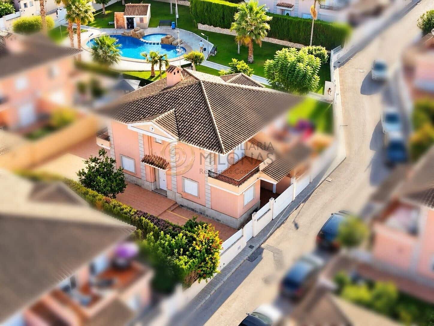 4 chambre Villa/Maison Mitoyenne à vendre à Benidorm avec piscine garage - 540 000 € (Ref: 10157762)