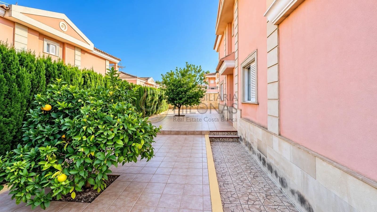 4 chambre Villa/Maison Mitoyenne à vendre à Benidorm avec piscine garage - 540 000 € (Ref: 10157762)