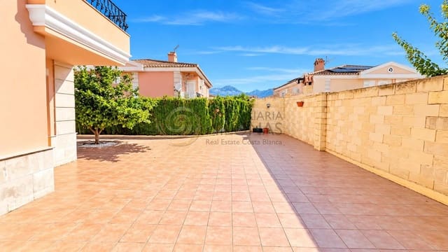 4 chambre Villa/Maison Mitoyenne à vendre à Sierra Helada, Benidorm avec piscine garage - 540 000 € (Ref: 10157762)