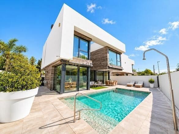 Chalet de 4 habitaciones en Albir en venta con piscina garaje - 1.495.000 € (Ref: 10174072)