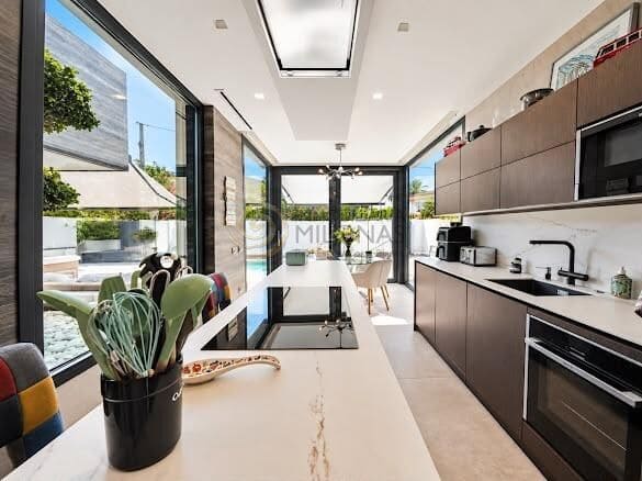 Chalet de 4 habitaciones en Albir en venta con piscina garaje - 1.495.000 € (Ref: 10174072)