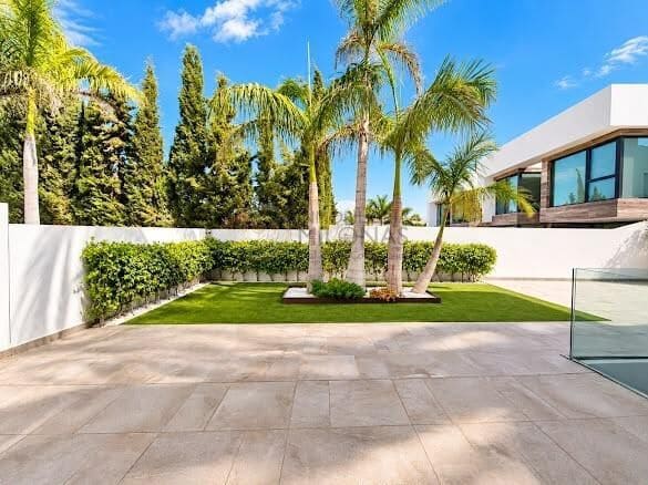 Chalet de 4 habitaciones en Albir en venta con piscina garaje - 1.495.000 € (Ref: 10174072)