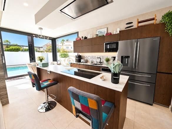 Chalet de 4 habitaciones en Albir en venta con piscina garaje - 1.495.000 € (Ref: 10174072)