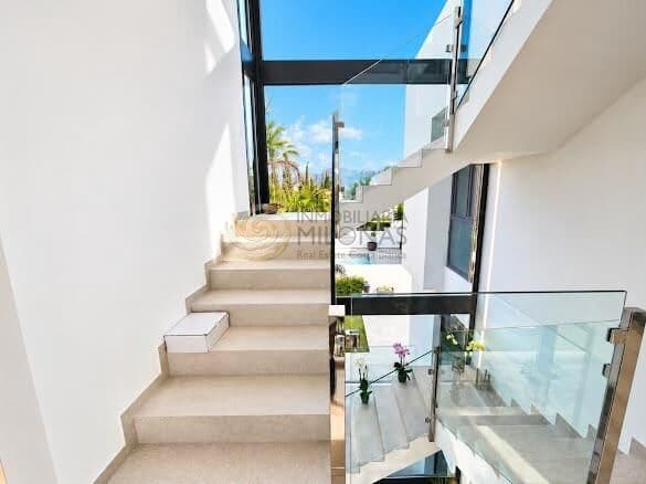 Chalet de 4 habitaciones en Albir en venta con piscina garaje - 1.495.000 € (Ref: 10174072)