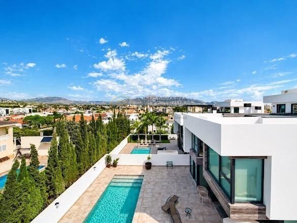 Chalet de 4 habitaciones en Albir en venta con piscina garaje - 1.495.000 € (Ref: 10174072)