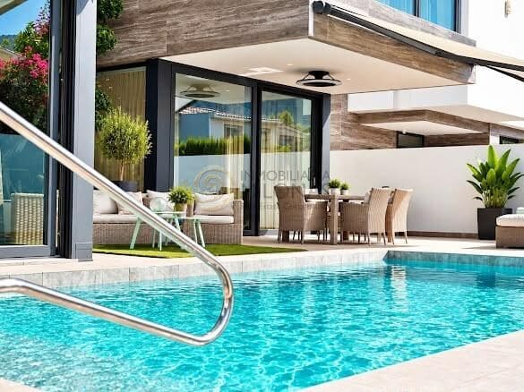 Chalet de 4 habitaciones en Albir, Alfaz del Pi / L'Alfàs del Pi en venta con piscina garaje - 1.495.000 € (Ref: 10174072)