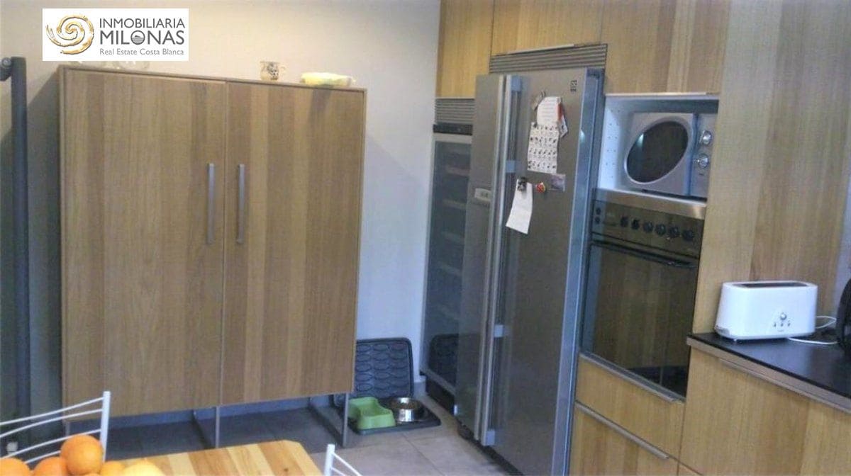 4 bedroom Villa for sale in Benidorm - € 535,500 (Ref: 4537681)