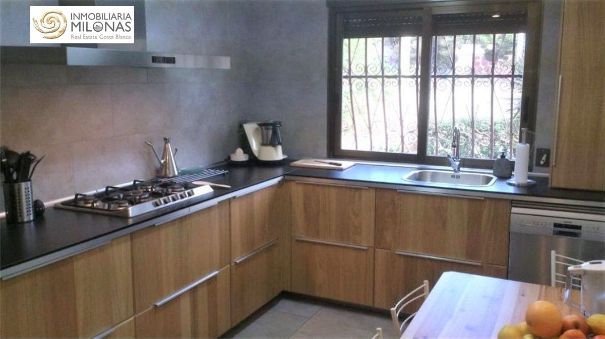 4 bedroom Villa for sale in Benidorm - € 535,500 (Ref: 4537681)