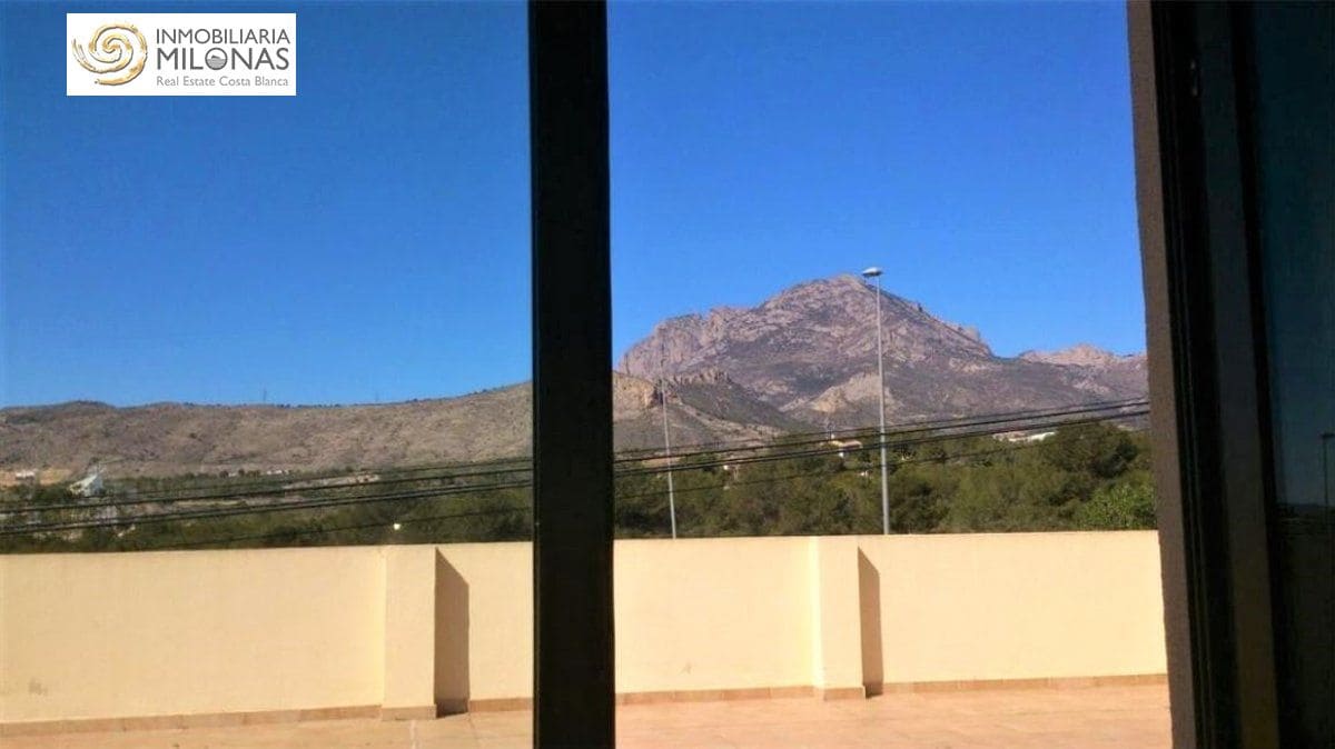 4 bedroom Villa for sale in Benidorm - € 535,500 (Ref: 4537681)