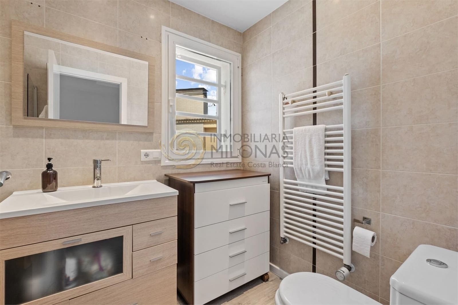 4 bedroom Villa for sale in Alfaz del Pi / L'Alfas del Pi with pool garage - € 599,000 (Ref: 8865850)