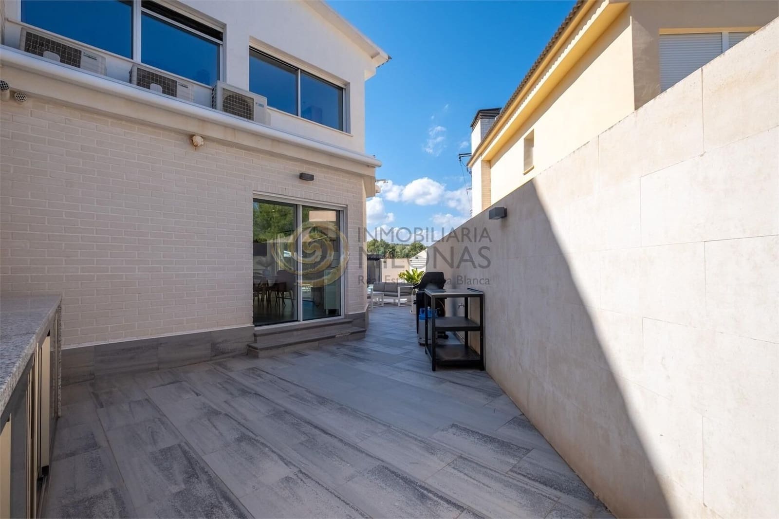 4 bedroom Villa for sale in Alfaz del Pi / L'Alfas del Pi with pool garage - € 599,000 (Ref: 8865850)