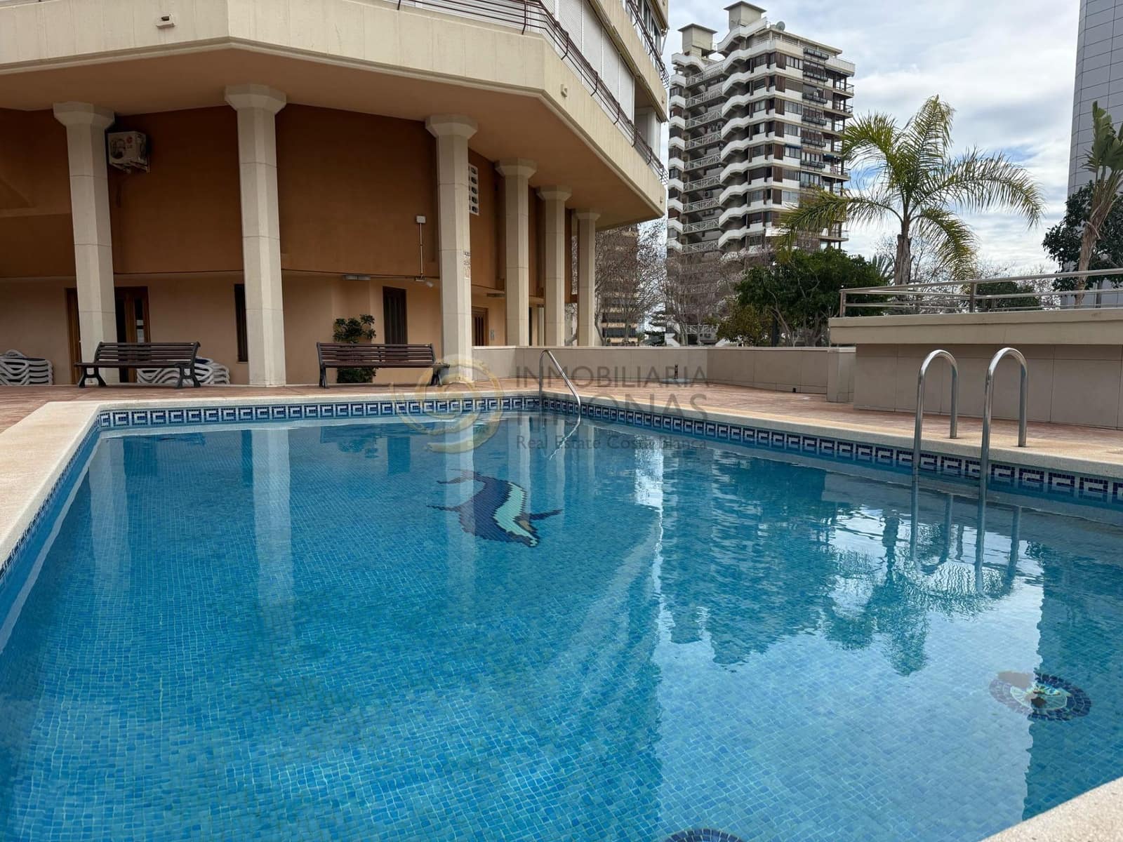 Appartement de 3 chambres à louer à Benidorm avec piscine garage - 2 000 € (Ref: 8865852)