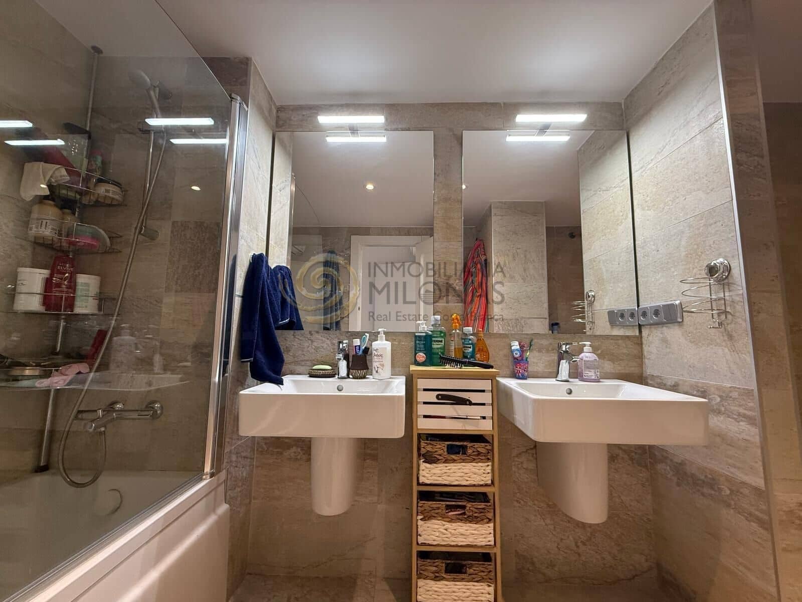 Appartement de 3 chambres à louer à Benidorm avec piscine garage - 2 000 € (Ref: 8865852)