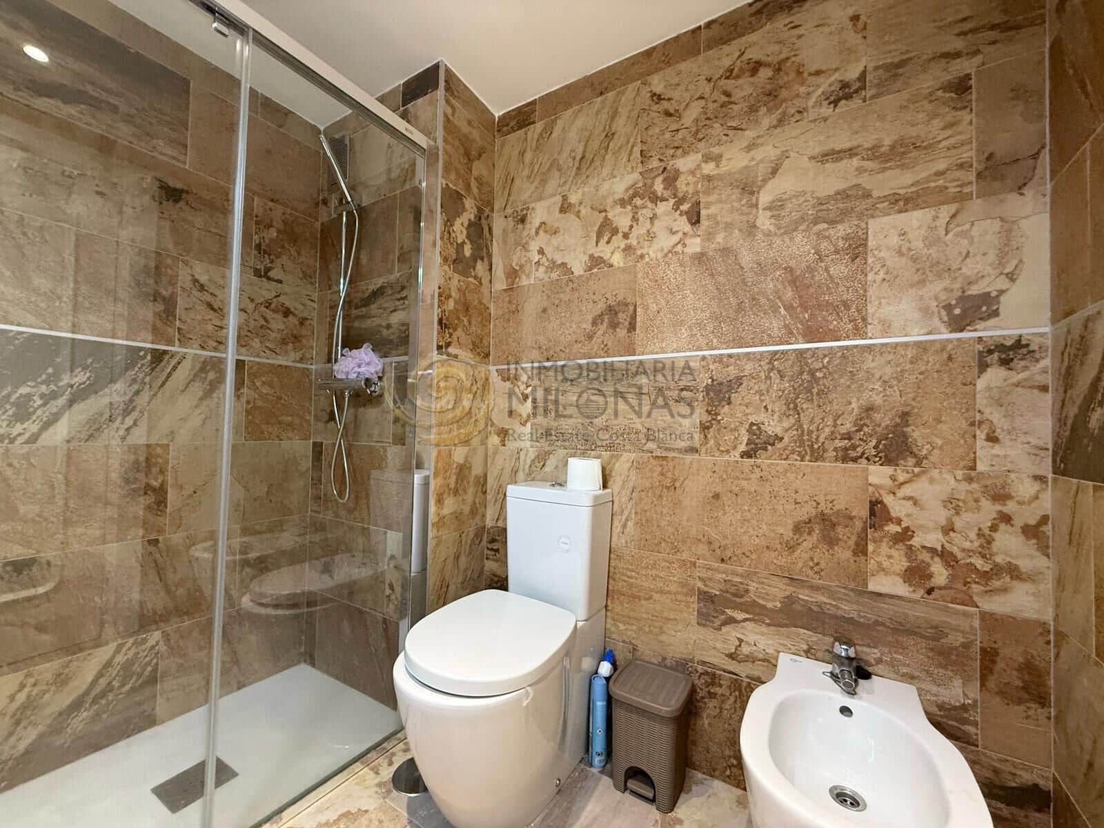 Appartement de 3 chambres à louer à Benidorm avec piscine garage - 2 000 € (Ref: 8865852)