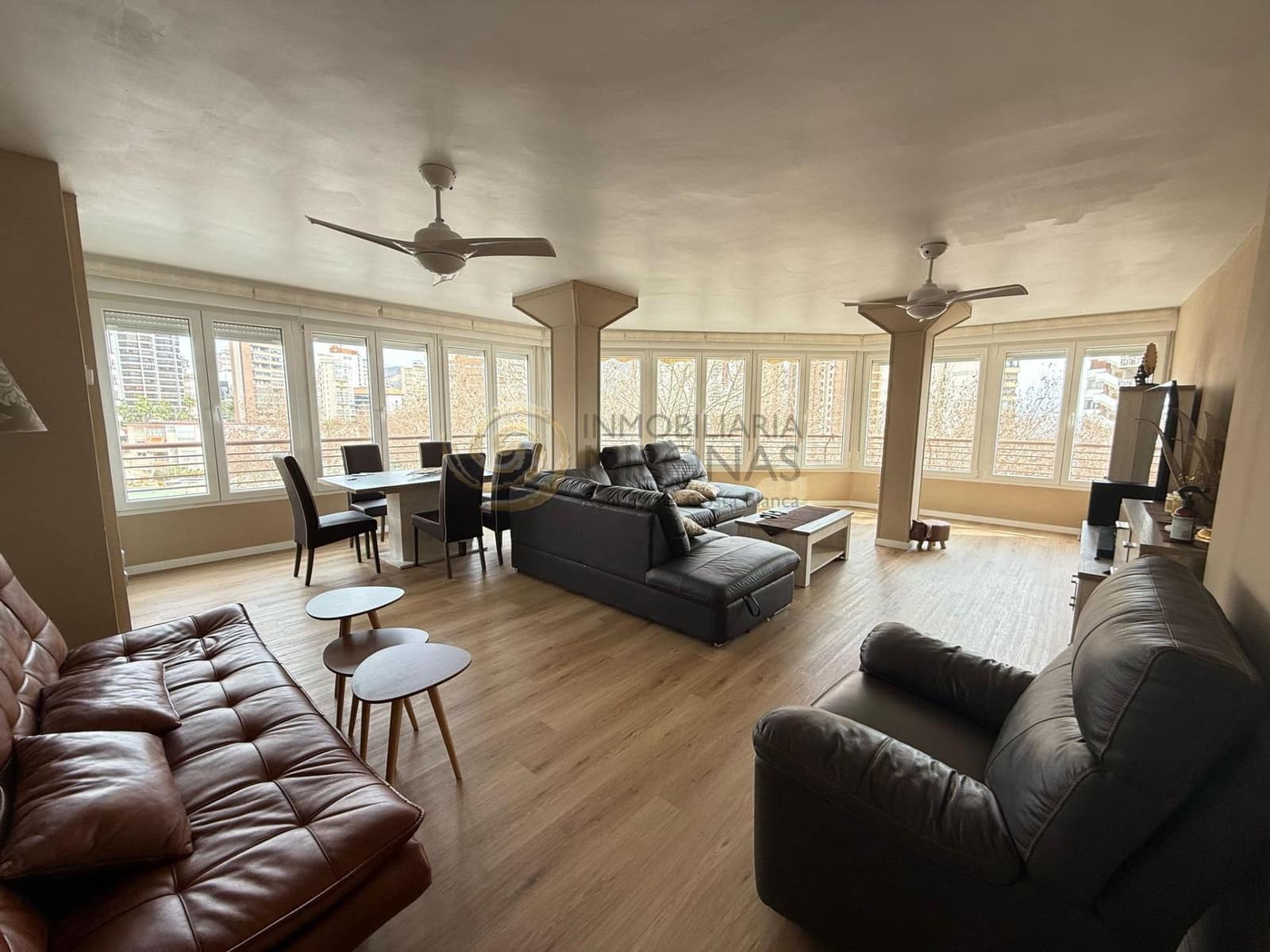 Appartement de 3 chambres à louer à Benidorm avec piscine garage - 2 000 € (Ref: 8865852)