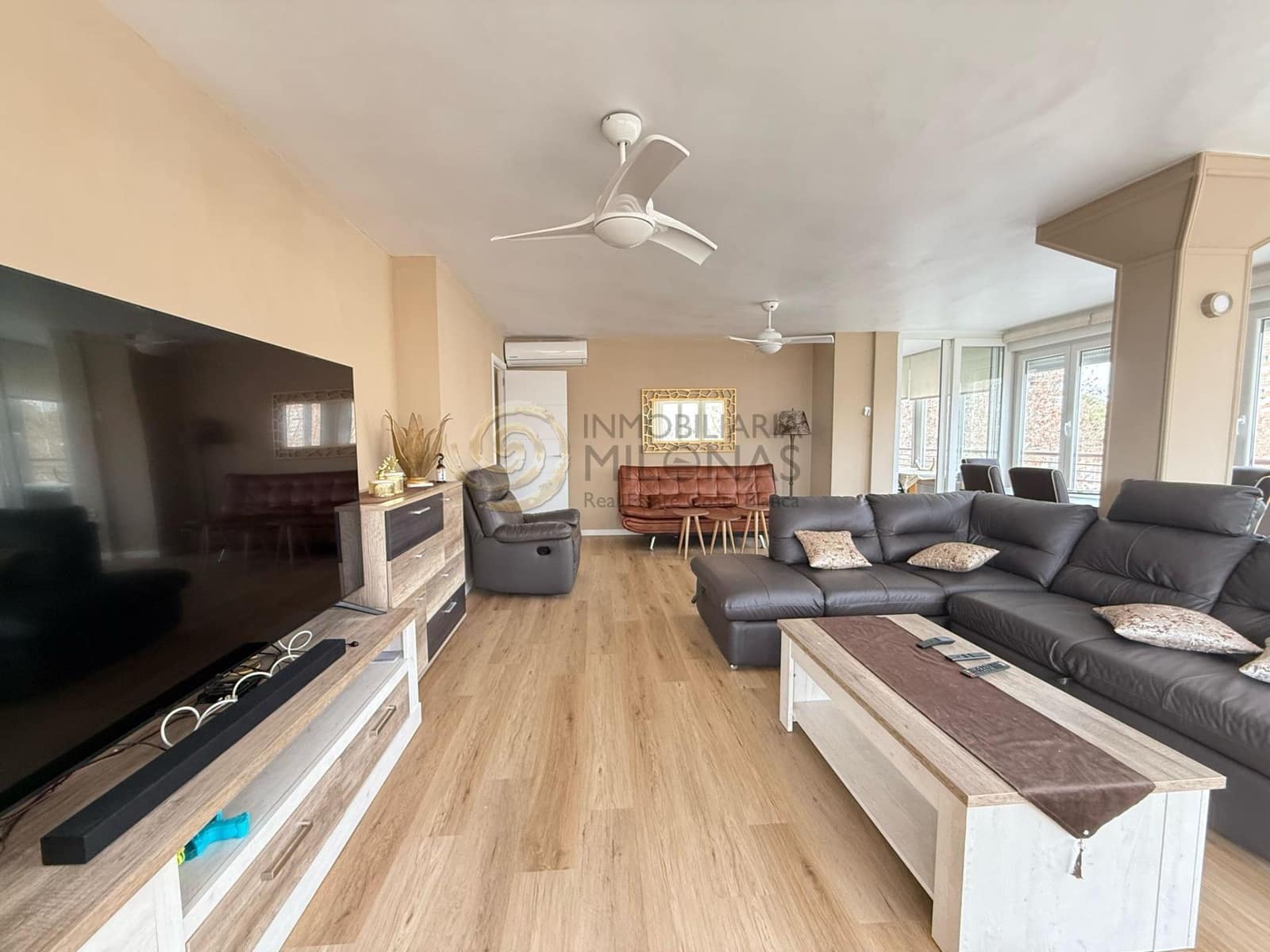 Appartement de 3 chambres à louer à Benidorm avec piscine garage - 2 000 € (Ref: 8865852)