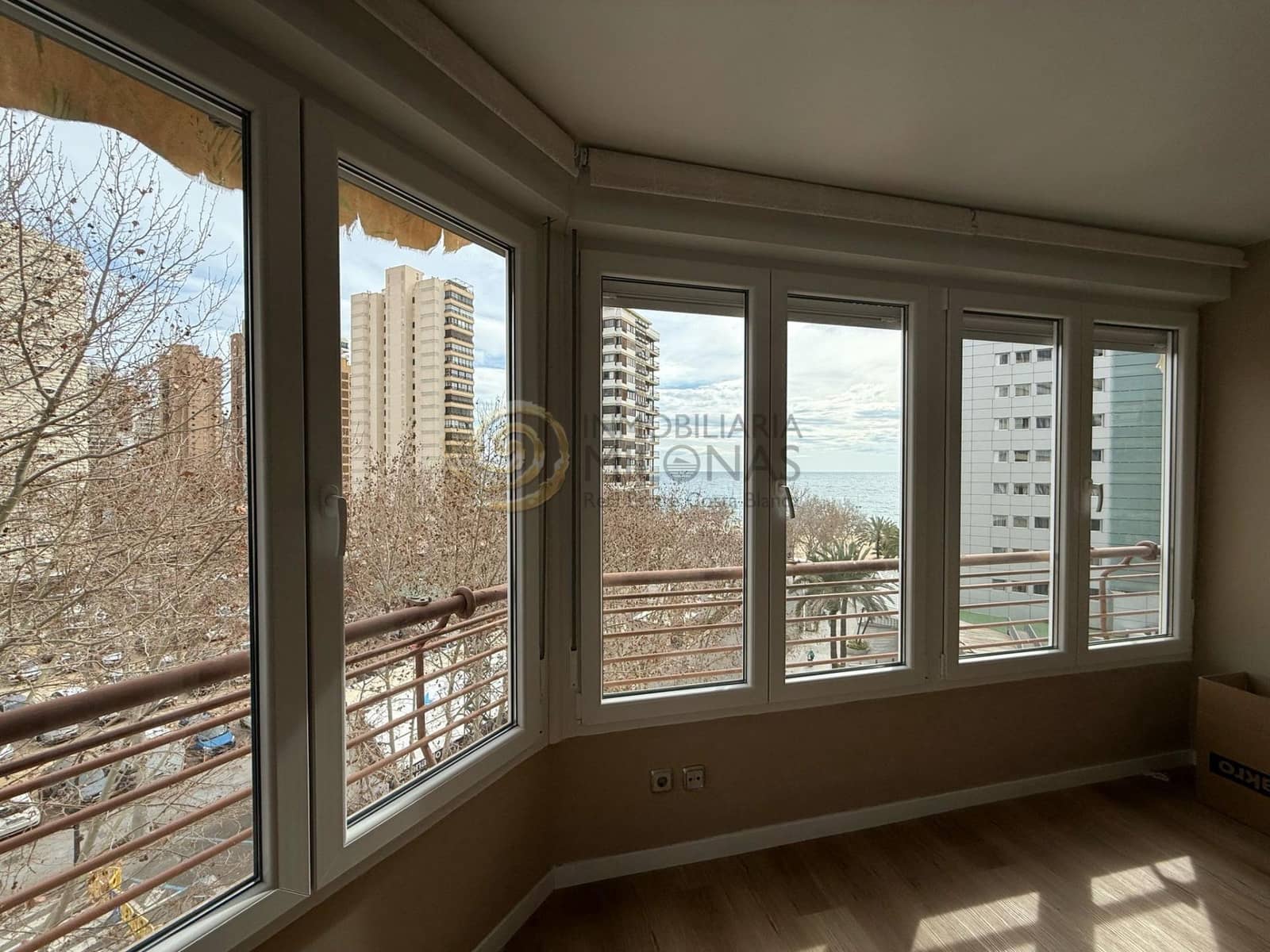 Appartement de 3 chambres à louer à Benidorm avec piscine garage - 2 000 € (Ref: 8865852)