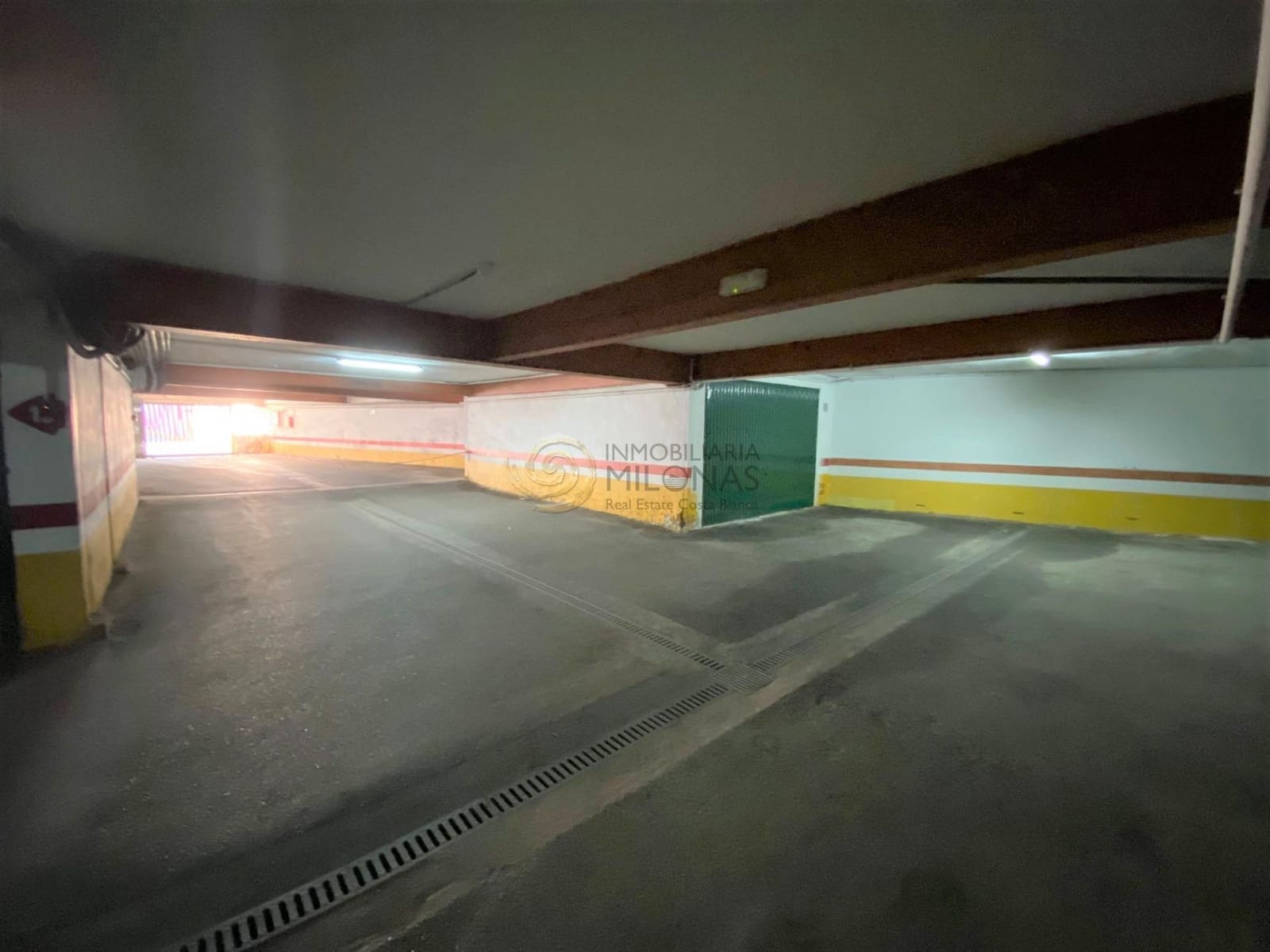 Garage til salg i Benidorm - € 32.000 (Ref: 8865855)