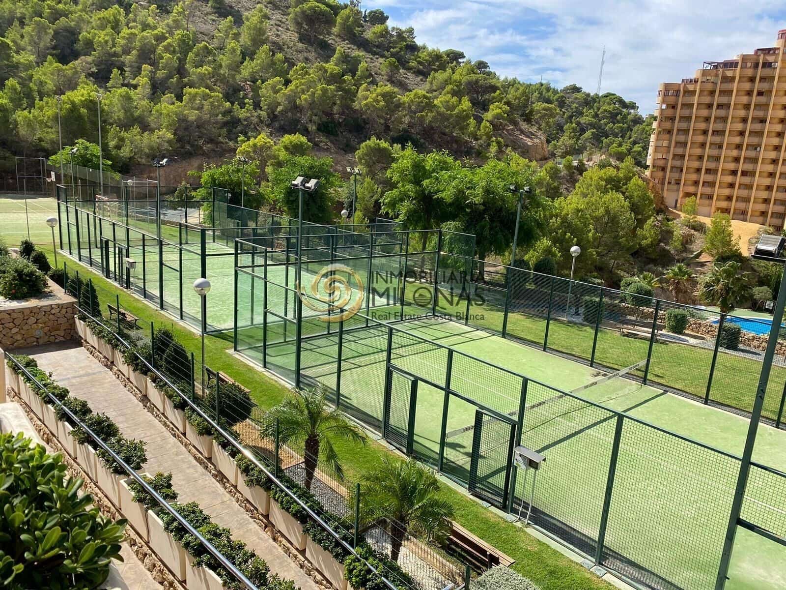 2 soverom Leilighet til salgs i Benidorm med svømmebasseng garasje - € 397 500 (Ref: 8865861)