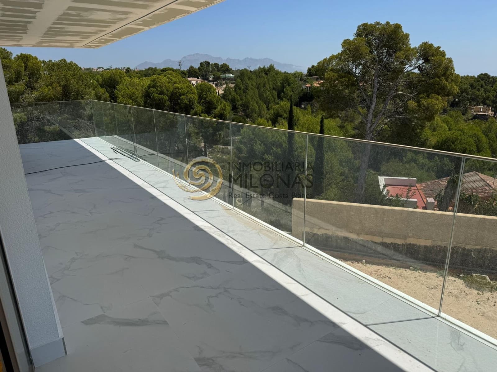 Chalet de 6 habitaciones en Benidorm en venta con piscina garaje - 2.650.000 € (Ref: 8865870)