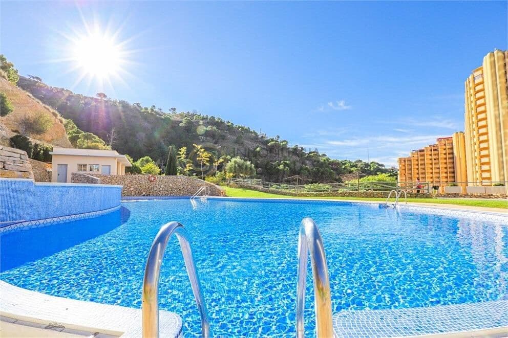 2 soveværelse Lejlighed til salg i Benidorm med swimmingpool garage - € 414.000 (Ref: 8865873)
