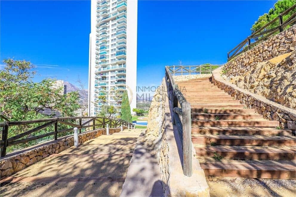 2 soveværelse Lejlighed til salg i Benidorm med swimmingpool garage - € 414.000 (Ref: 8865873)