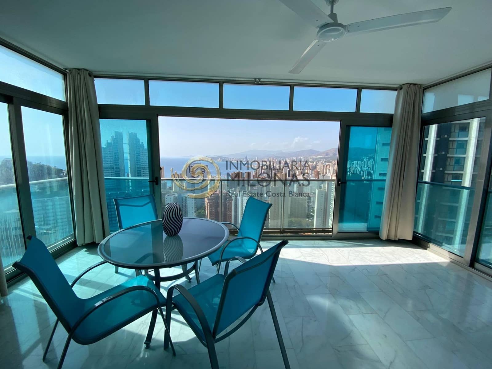 2 soveværelse Lejlighed til salg i Benidorm med swimmingpool garage - € 414.000 (Ref: 8865873)