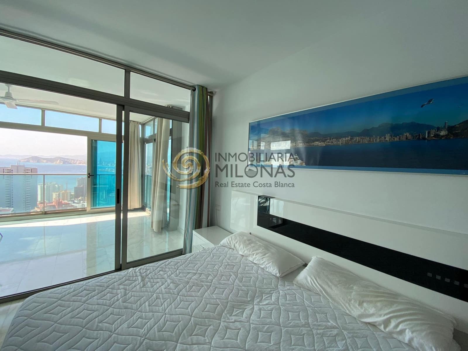 2 soveværelse Lejlighed til salg i Benidorm med swimmingpool garage - € 414.000 (Ref: 8865873)