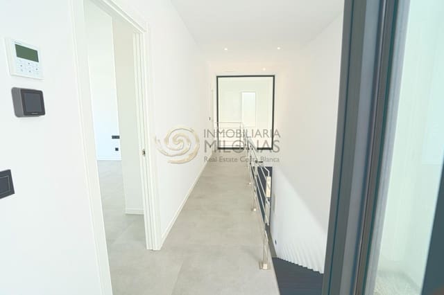 Chalet de 4 habitaciones en Calpe / Calp en venta con piscina - 1.290.000 € (Ref: 8865892)