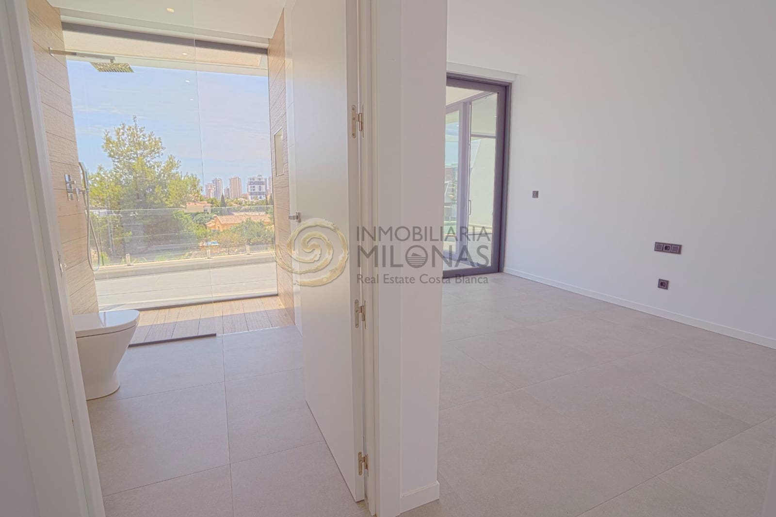 Chalet de 4 habitaciones en Calpe / Calp en venta con piscina - 1.290.000 € (Ref: 8865892)