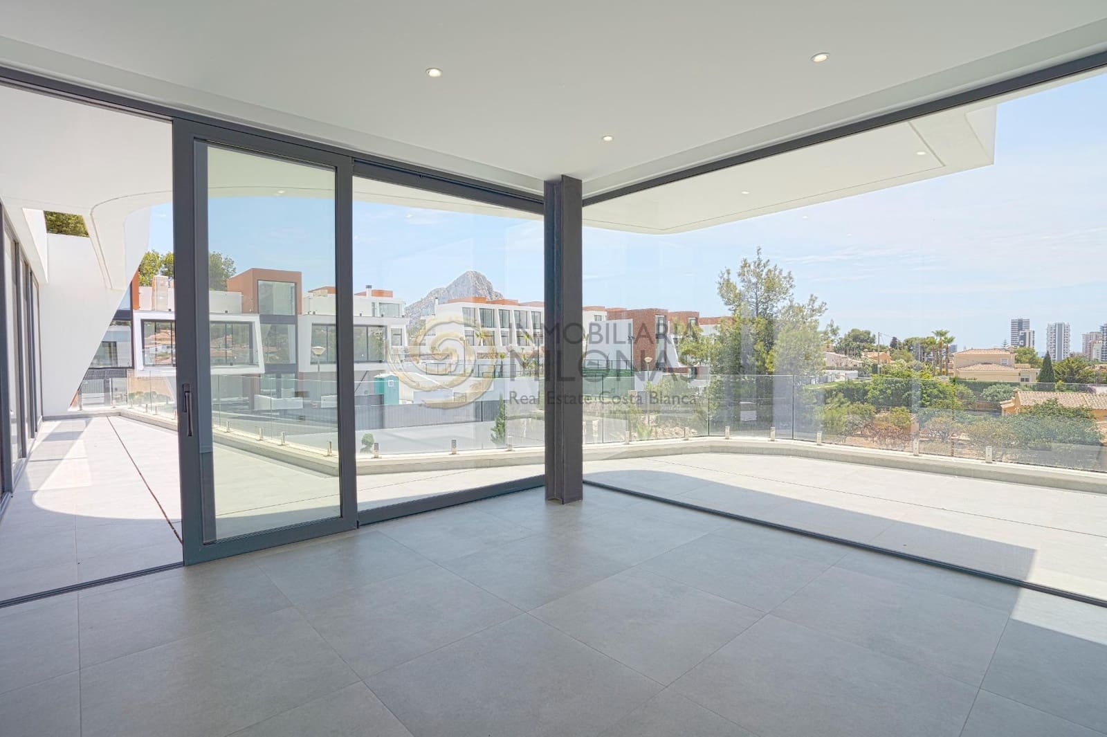 Chalet de 4 habitaciones en Calpe / Calp en venta con piscina - 1.290.000 € (Ref: 8865892)