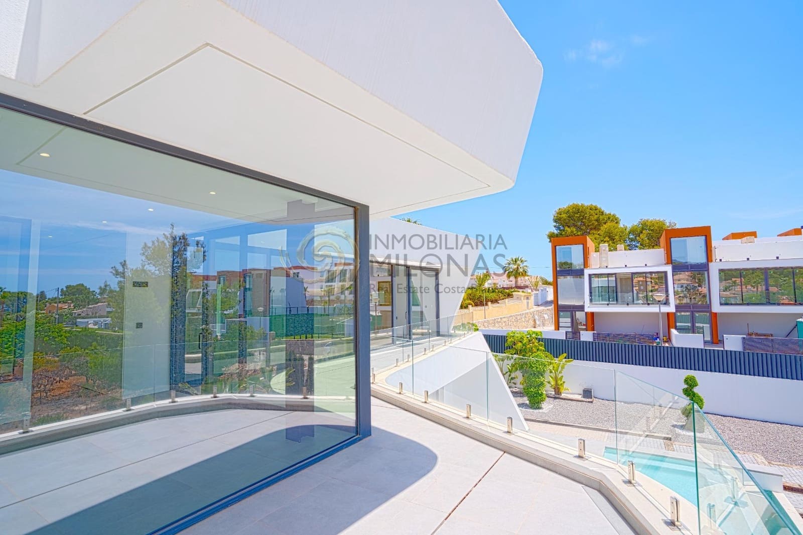 Chalet de 4 habitaciones en Calpe / Calp en venta con piscina - 1.290.000 € (Ref: 8865892)