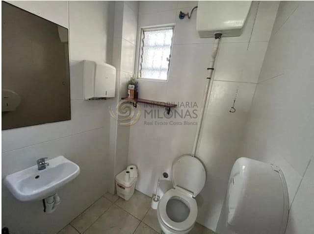 Commercial for sale in Benidorm - € 111,500 (Ref: 8865899)