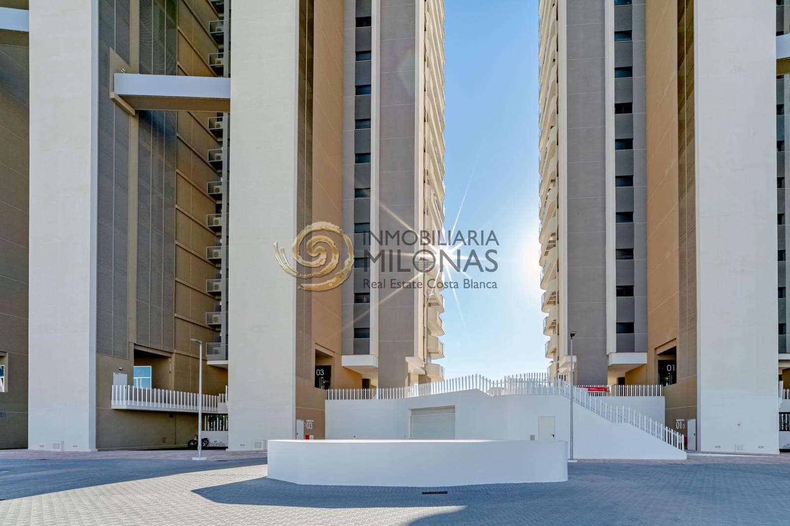 2 chambre Appartement à vendre à Benidorm avec piscine garage - 1 569 000 € (Ref: 8865902)