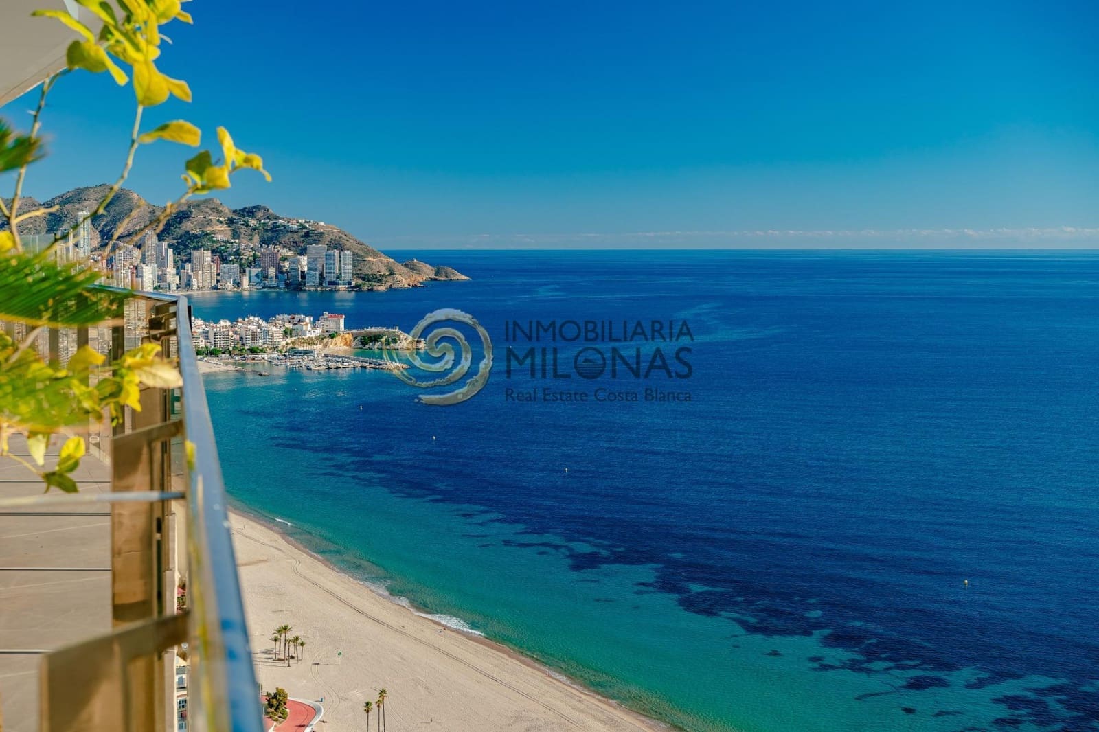 2 chambre Appartement à vendre à Benidorm avec piscine garage - 1 569 000 € (Ref: 8865902)