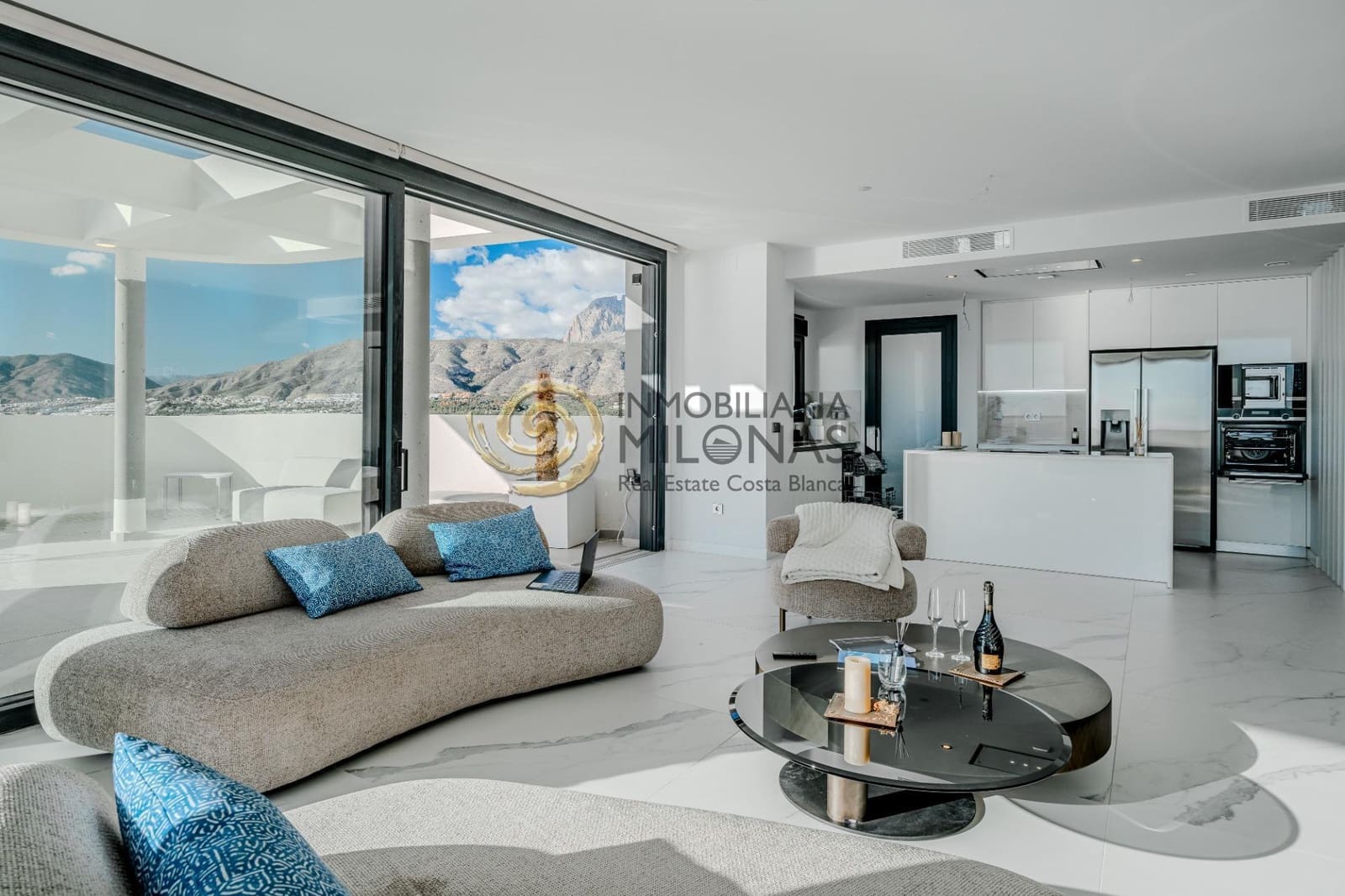 2 chambre Appartement à vendre à Benidorm avec piscine garage - 1 569 000 € (Ref: 8865902)