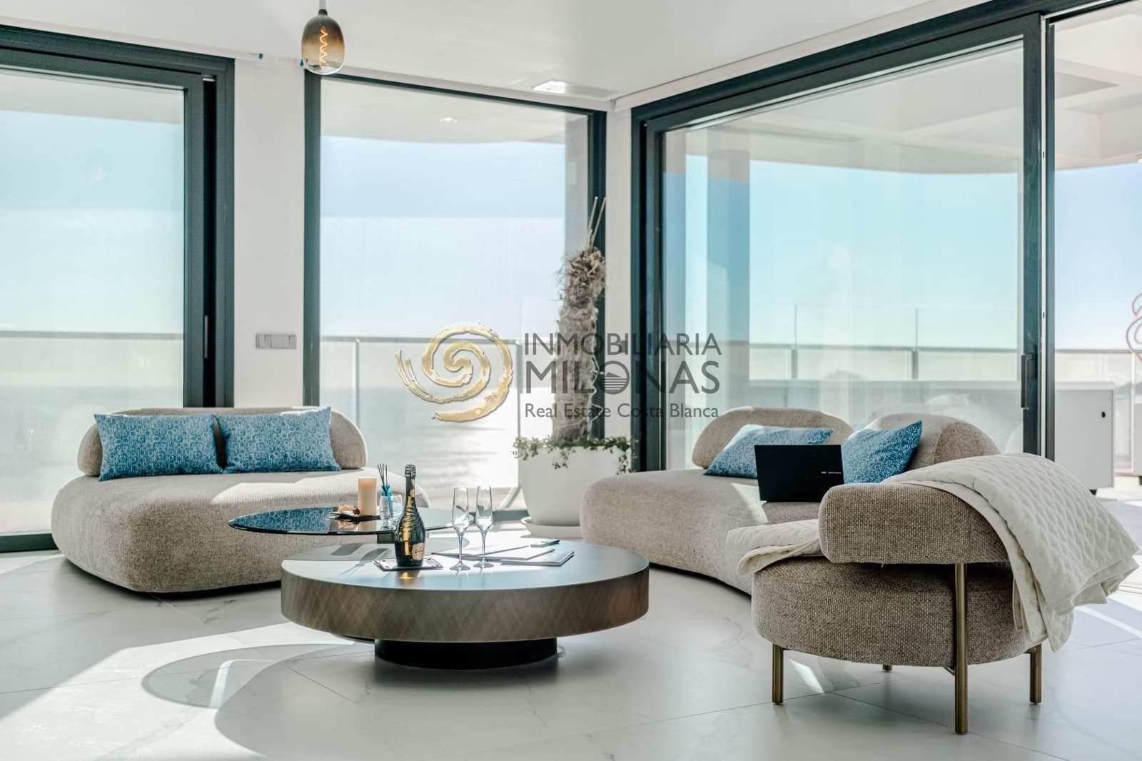 2 chambre Appartement à vendre à Benidorm avec piscine garage - 1 569 000 € (Ref: 8865902)