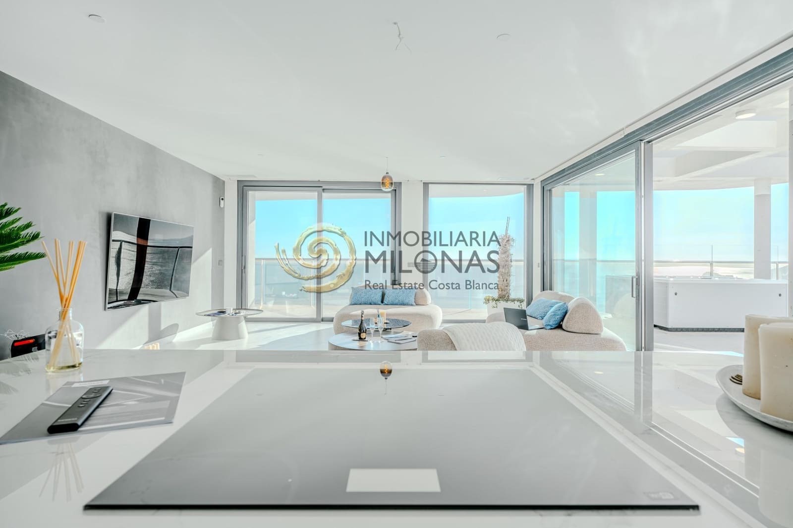 2 chambre Appartement à vendre à Benidorm avec piscine garage - 1 569 000 € (Ref: 8865902)