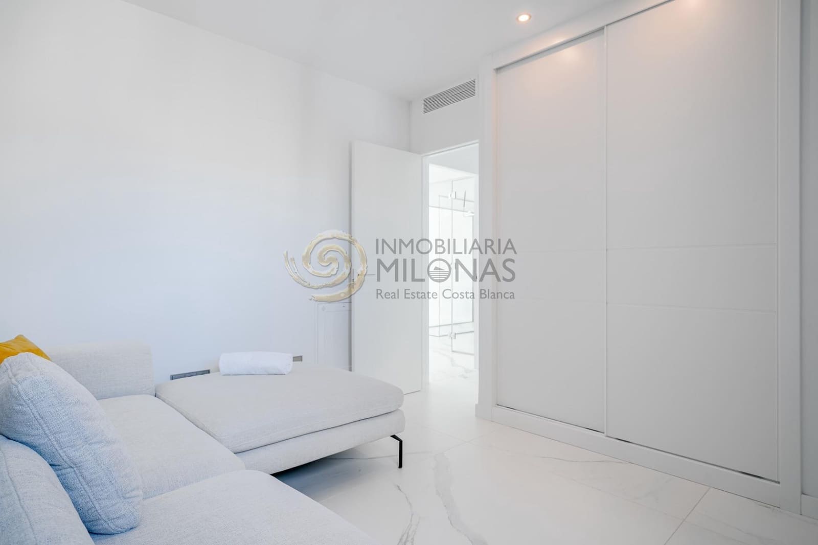 2 chambre Appartement à vendre à Benidorm avec piscine garage - 1 569 000 € (Ref: 8865902)