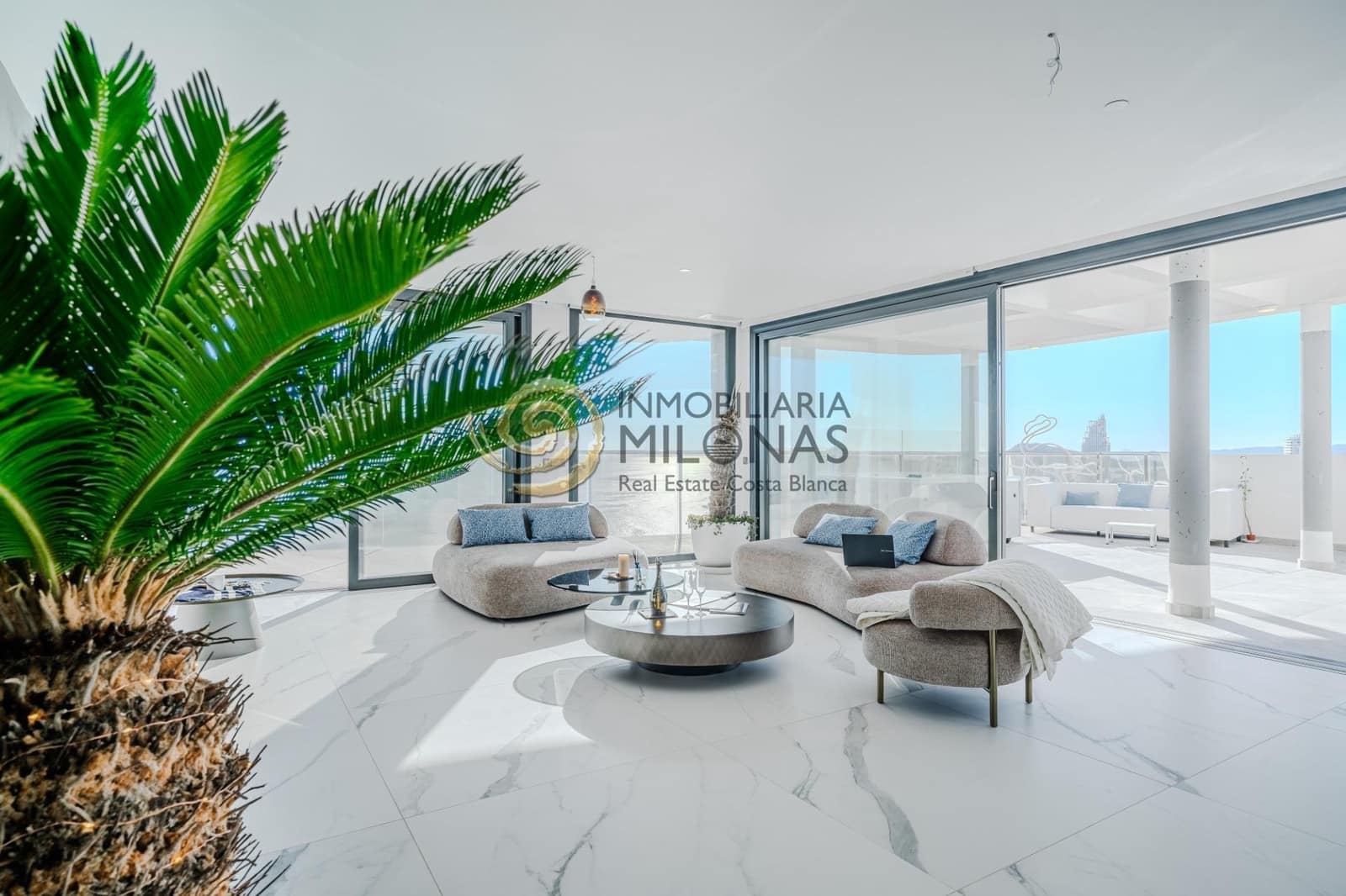 2 chambre Appartement à vendre à Benidorm avec piscine garage - 1 569 000 € (Ref: 8865902)