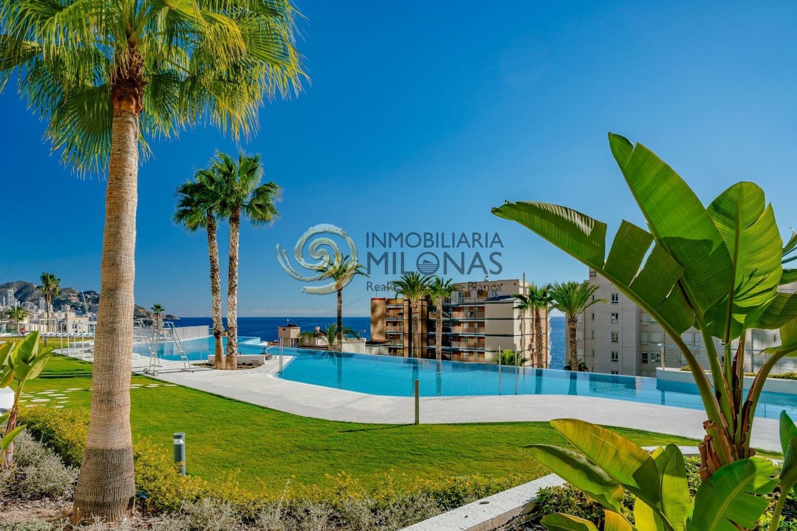 2 chambre Appartement à vendre à Benidorm avec piscine garage - 1 569 000 € (Ref: 8865902)