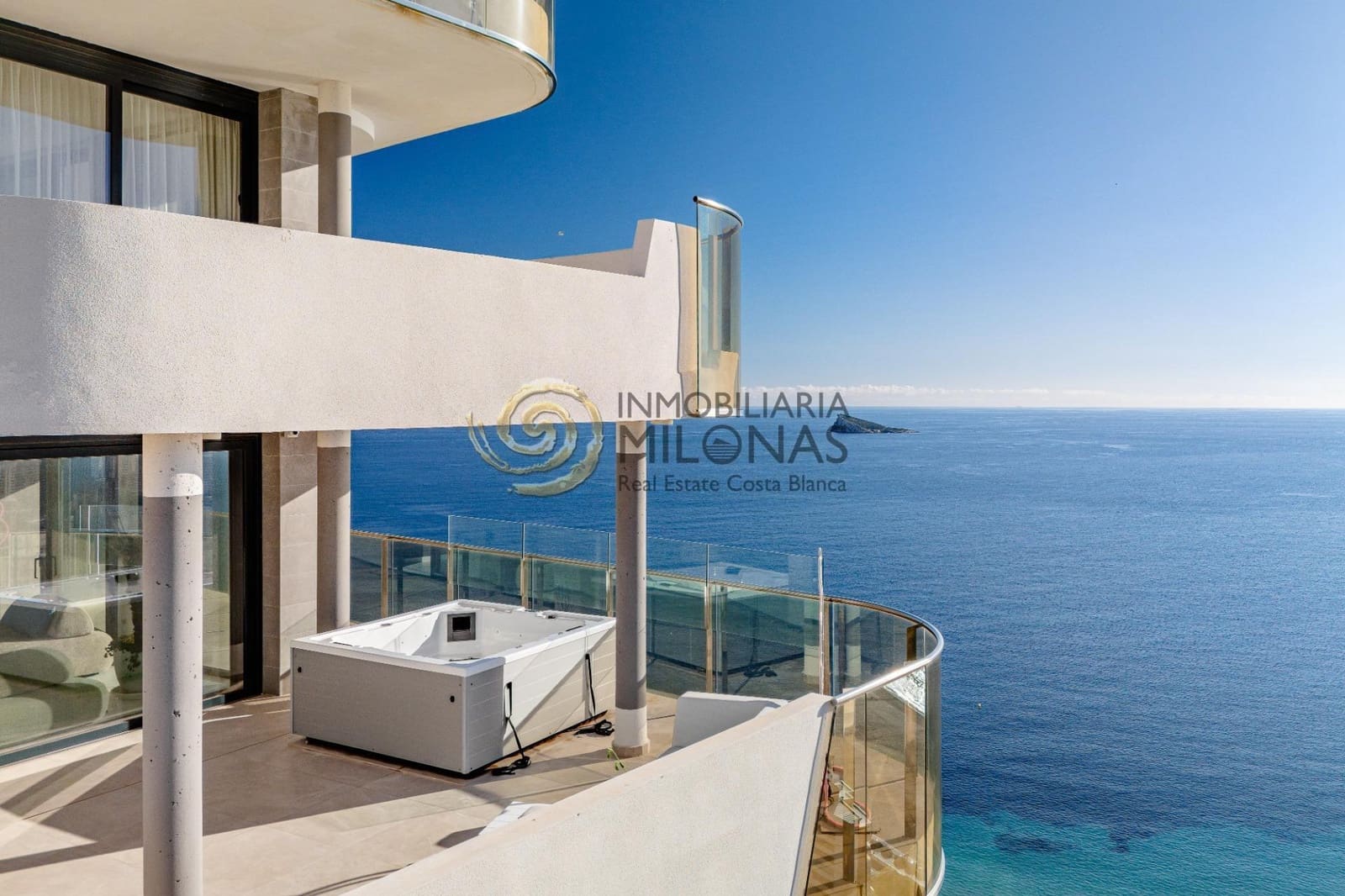 2 chambre Appartement à vendre à Benidorm avec piscine garage - 1 569 000 € (Ref: 8865902)