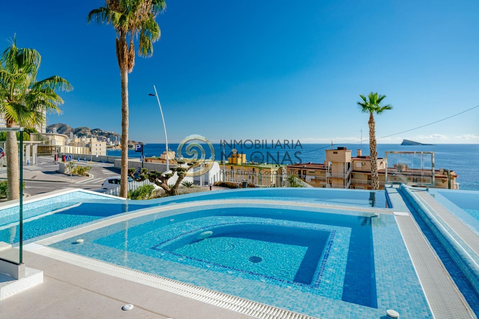 2 chambre Appartement à vendre à Benidorm avec piscine garage - 1 569 000 € (Ref: 8865902)