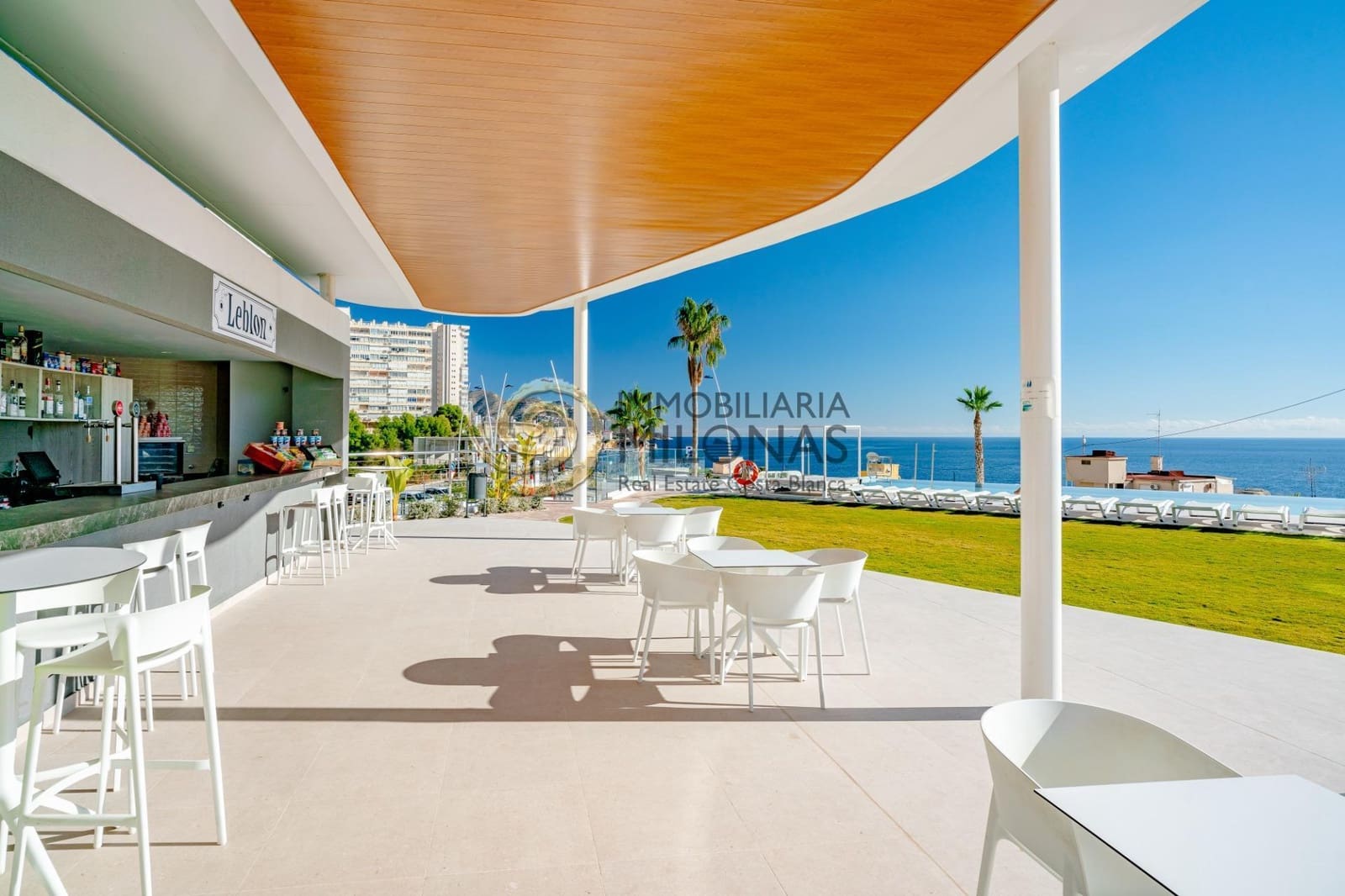 2 chambre Appartement à vendre à Benidorm avec piscine garage - 1 569 000 € (Ref: 8865902)