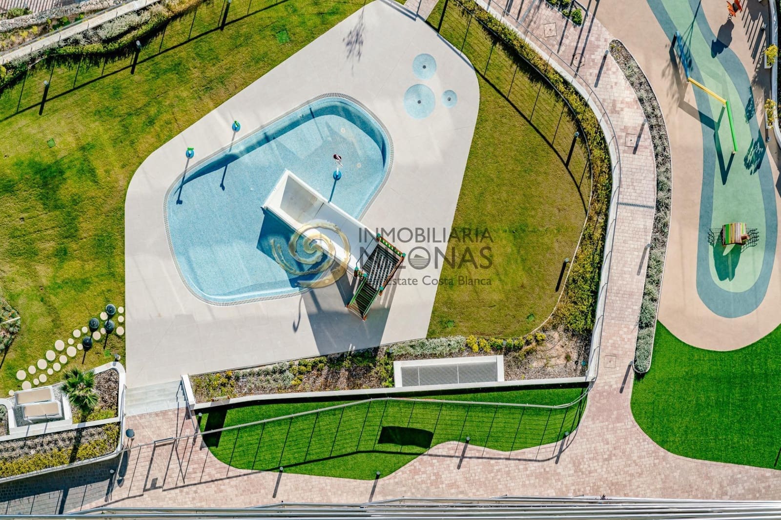 2 chambre Appartement à vendre à Benidorm avec piscine garage - 1 569 000 € (Ref: 8865902)