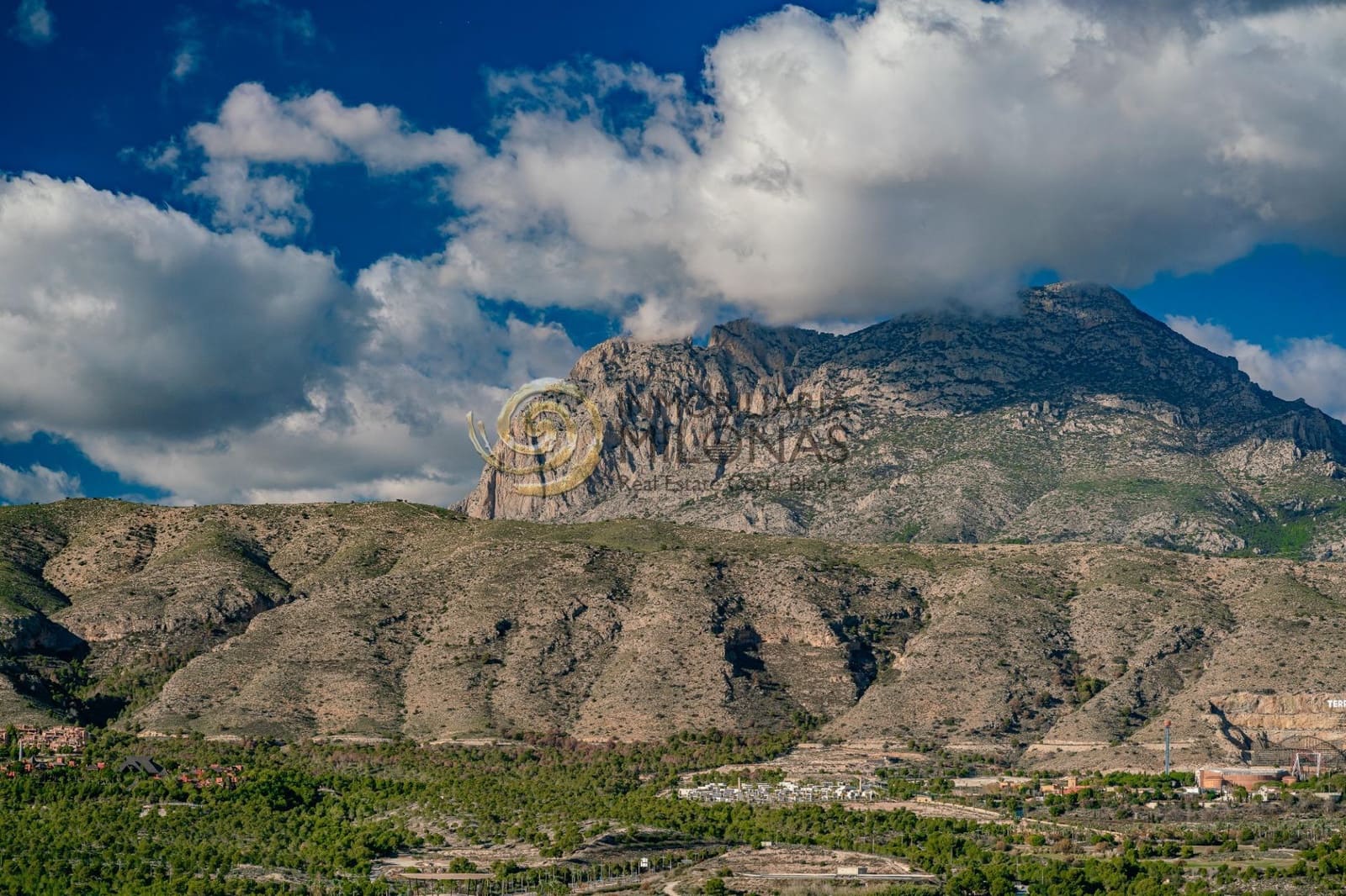 2 chambre Appartement à vendre à Benidorm avec piscine garage - 1 569 000 € (Ref: 8865902)