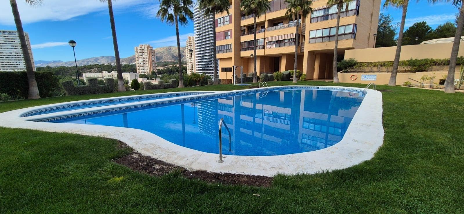 1 Zimmer Apartment zu verkaufen in Benidorm mit Pool Garage - 259.000 € (Ref: 8865913)
