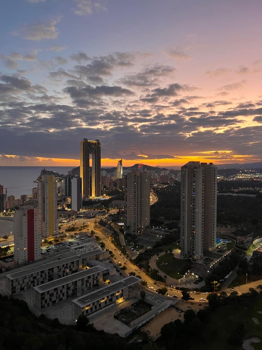 1 Zimmer Apartment zu verkaufen in Benidorm mit Pool Garage - 259.000 € (Ref: 8865913)