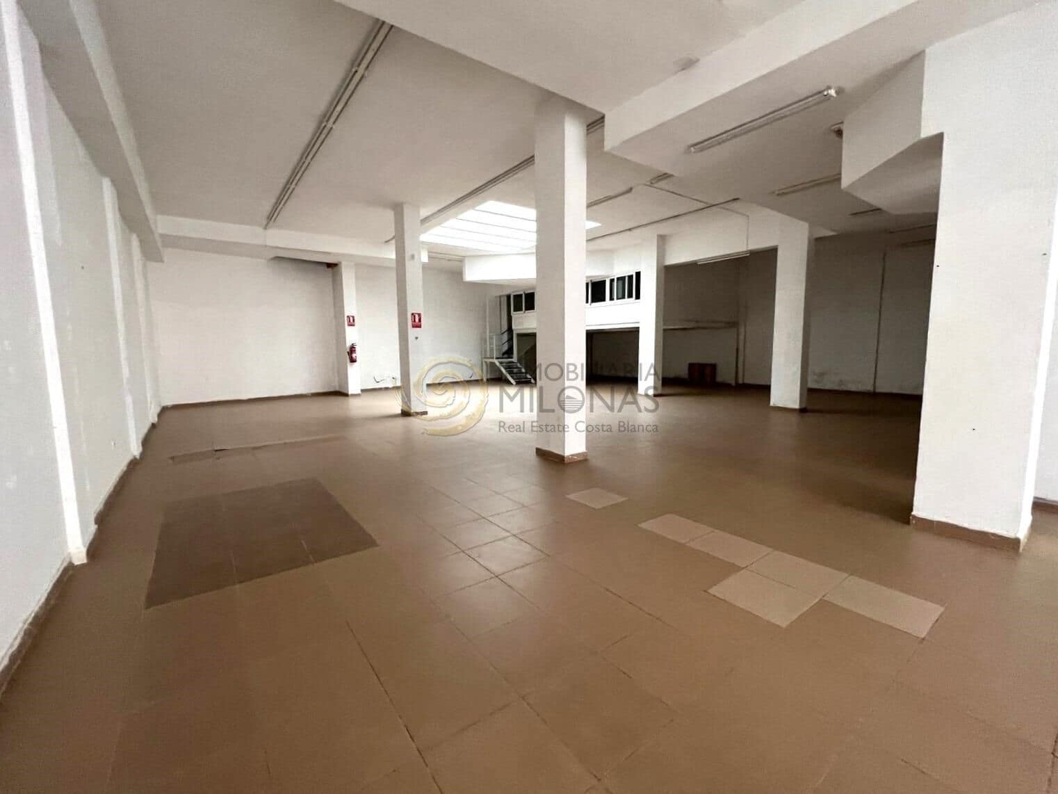 Erhverv til salg i La Nucia - € 410.000 (Ref: 8865932)