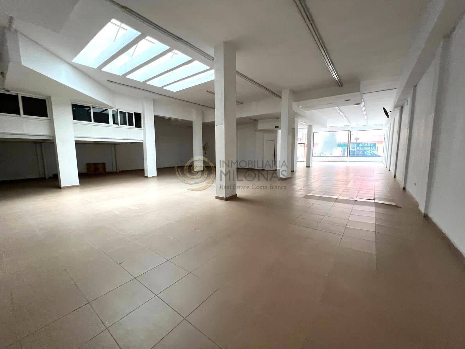 Erhverv til salg i La Nucia - € 410.000 (Ref: 8865932)